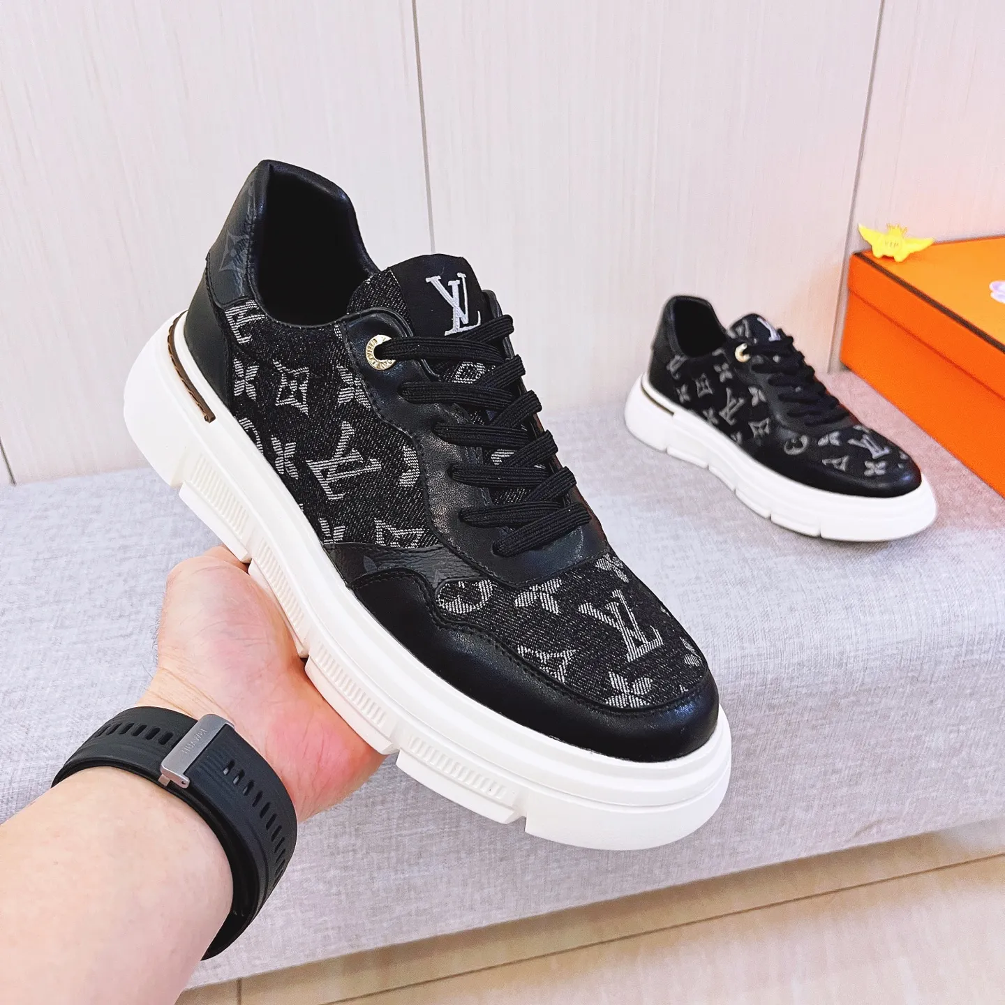 Men's shoes 💰 420 men's shoes 💰 [LV] 🔥 Louis Vuitton high-end men's shoes brand official website 1:1 latest masterpiece: uppers are made of Italian imported first-layer cowhide with comfortable and breathable lining ➕ original non-slip and wear-resistant outsole 🔥, making walking more convenient and comfortable! An exclusive new model, a stunning work, a beautiful 1:1 replica [color] compared to the official quality! Create a fashionable personality to set off your uniqueness! A must-have for trendy men! Classic 🔥Size: 38-44 Color: 🔥 2⃣️colors available🔥.